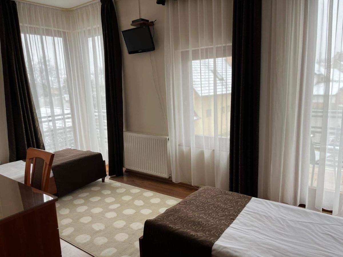 Brill Hotel Bekescsaba Buitenkant foto